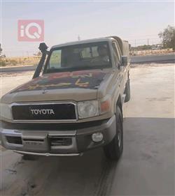 Toyota Land Cruiser 70 Pickup